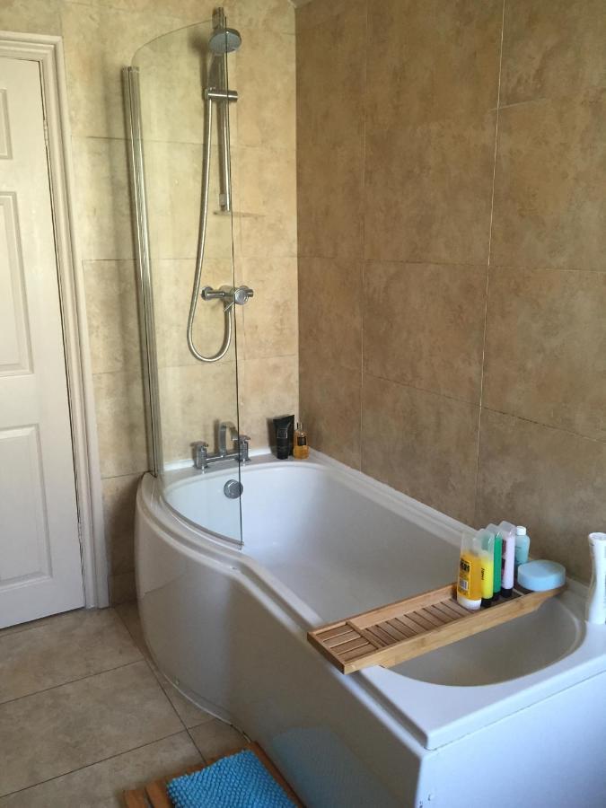 The Mews - Less Than 1Km To City Centre - Stadium - Castle - 10 Min Walk Cardiff Kültér fotó
